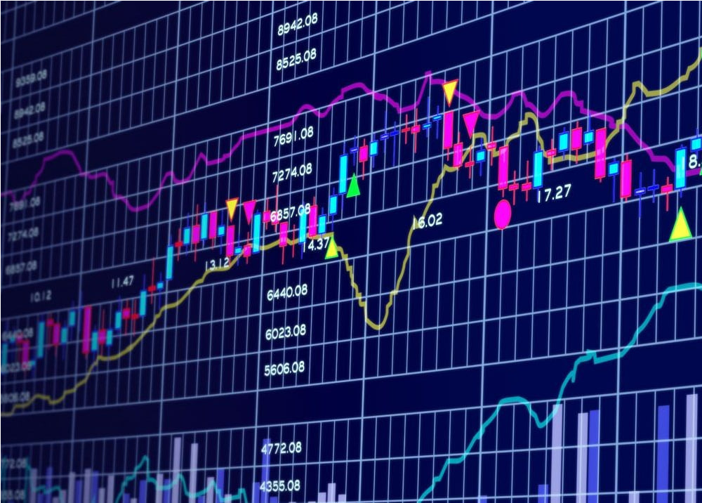 线上股票配资网 汽车板块走低 汽车零部件ETF（159565）、智能汽车50ETF（516590）等产品受市场关注